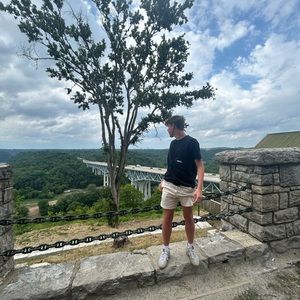 Meet your Posher, Carson